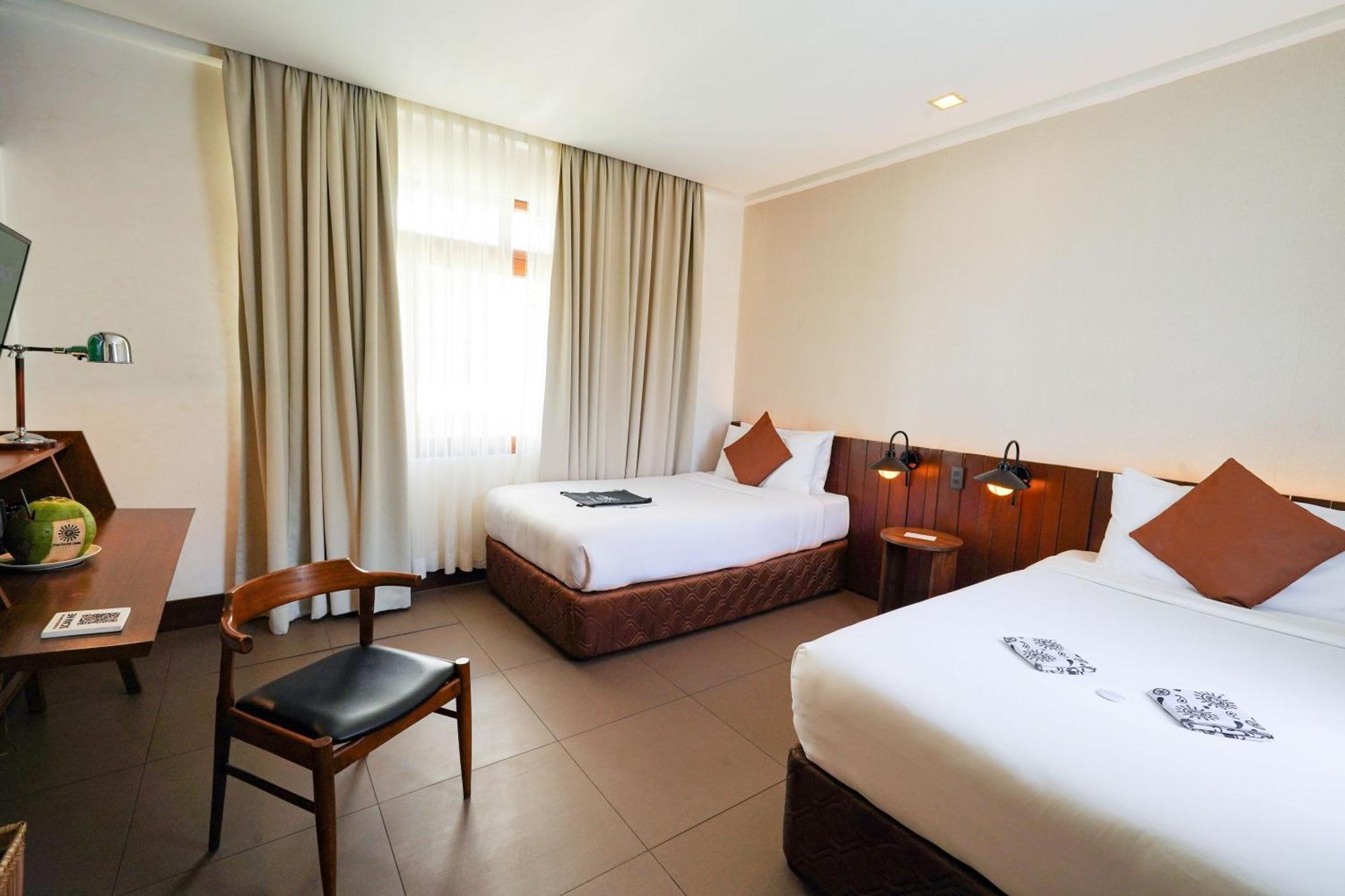 Resort The Funny Lion -